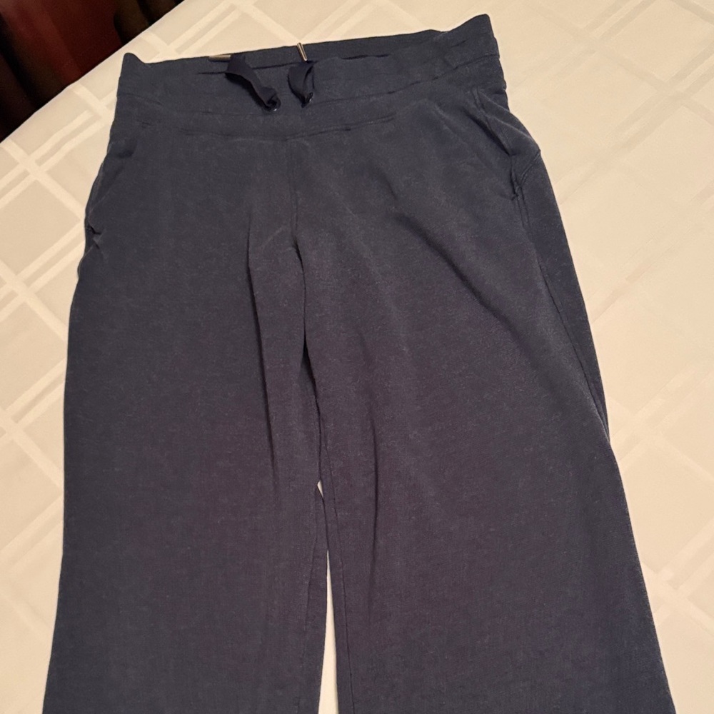 Athleta joggers with pockets